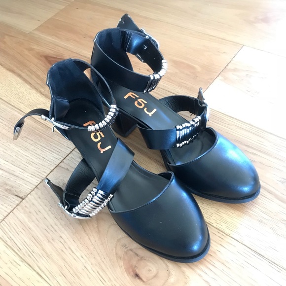 Ankle Strap Block Heels Almond Toe with Buckles - Picture 4 of 7